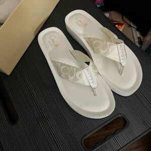 Brand new in box Coach Women's White Flip Flops size 7